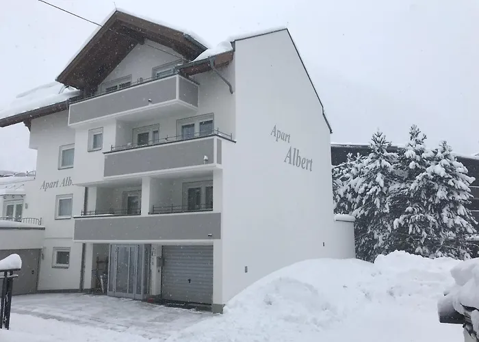 Apart Albert 公寓 *